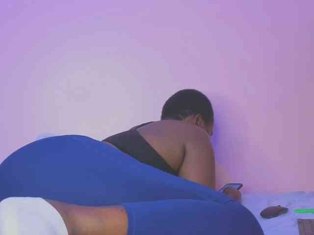 MISS-FAITH091 webcam