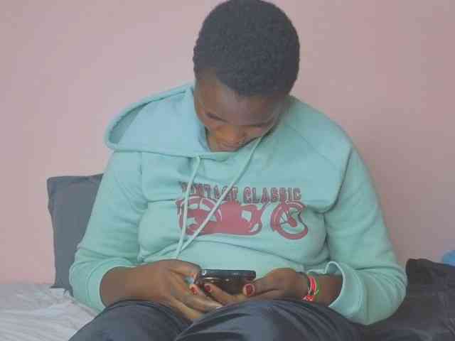 MISS-FAITH091 webcam