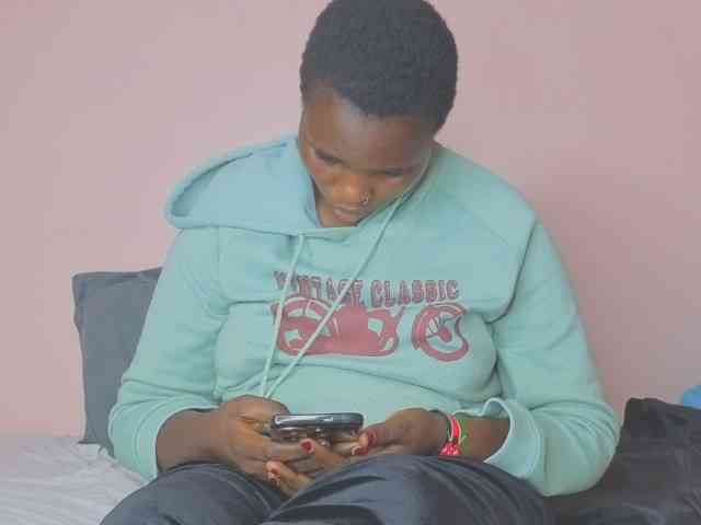 MISS-FAITH091 webcam