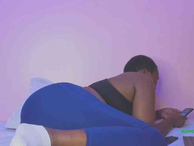 MISS-FAITH091 webcam