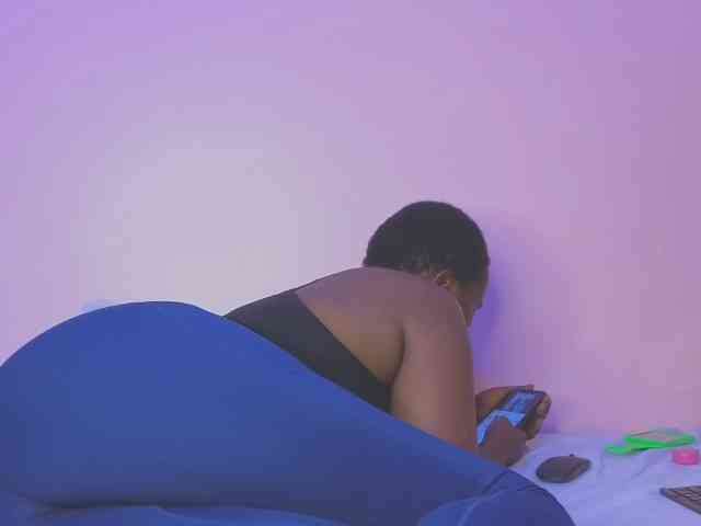 MISS-FAITH091 webcam