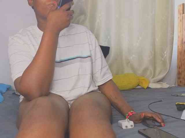 MISS-FAITH091 webcam