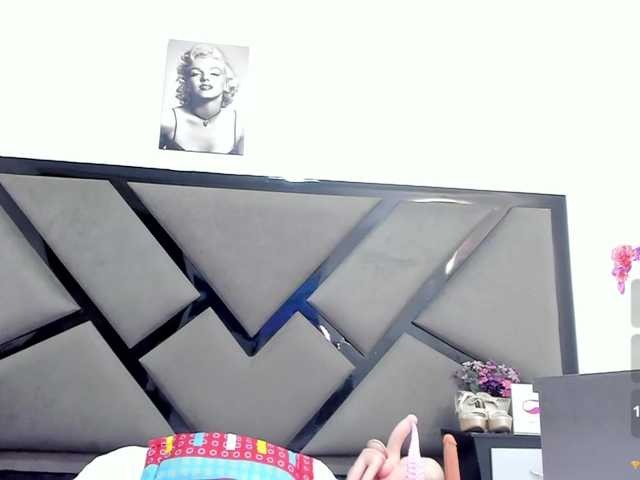  Naomi-93 chat room