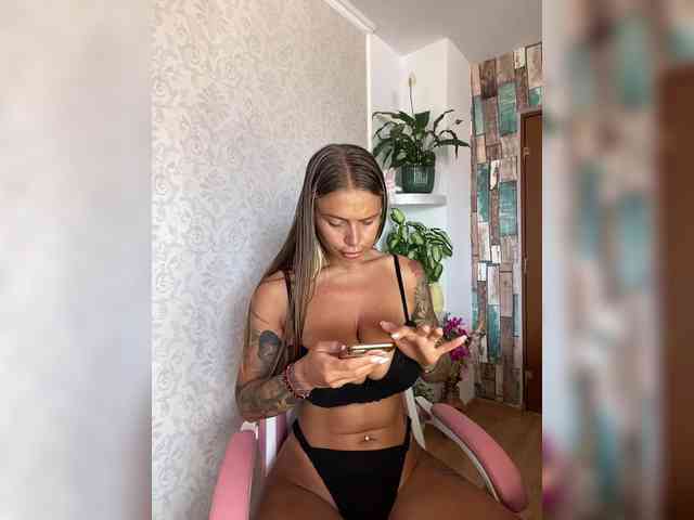 Zenaidasasha webcam