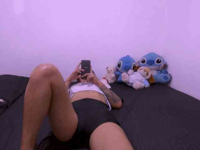 isabella_tasty webcam