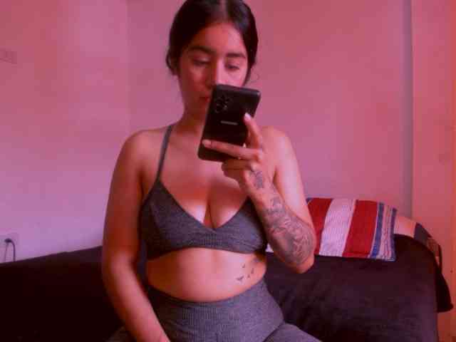 isabella_tasty webcam