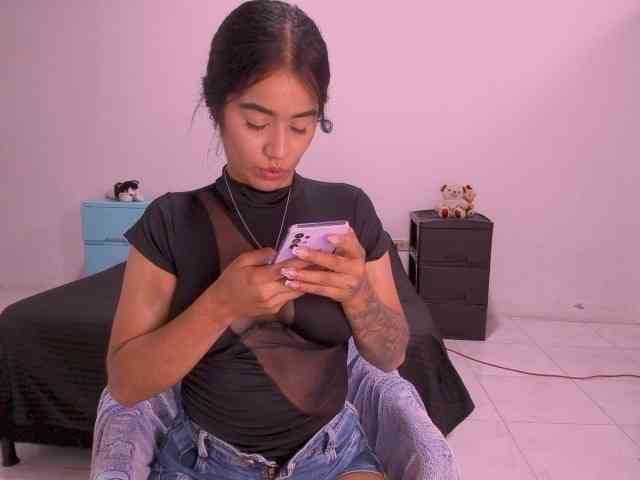 isabella_tasty webcam
