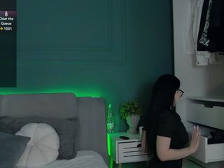 IvyNoirr Porn Show