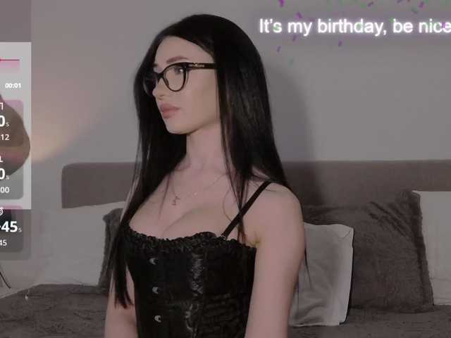 Chiaralovee's BongaCams show and profile