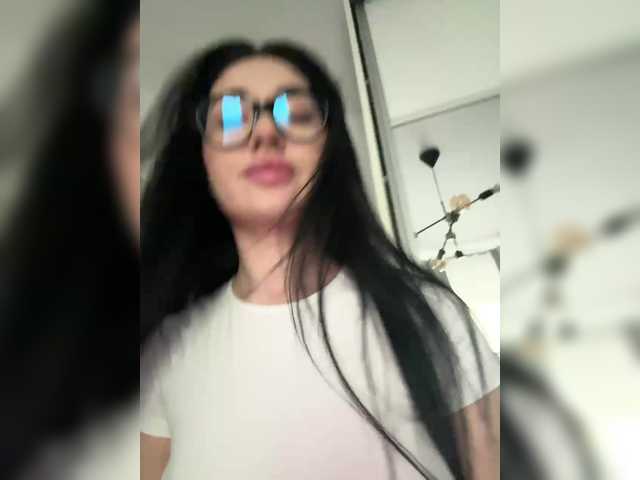 Chiaralovee's BongaCams show and profile