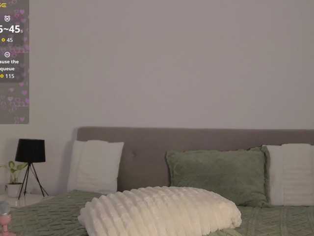 Chiaralovee's BongaCams show and profile