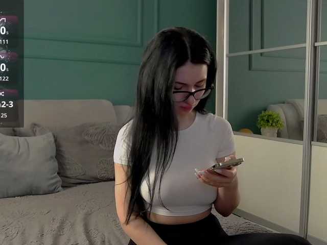 Chiaralovee's BongaCams show and profile