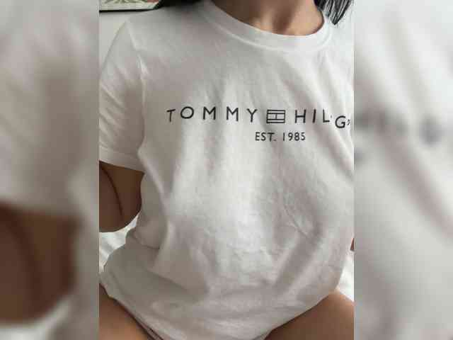 Модель: IvyNoirr