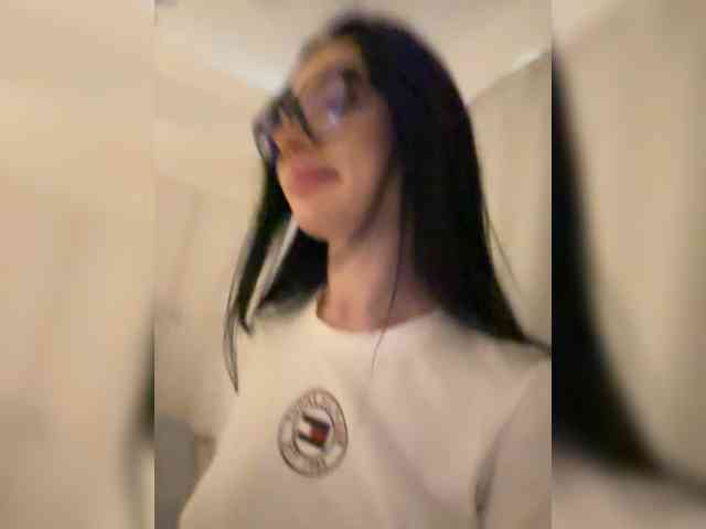 IvyNoirr webcam