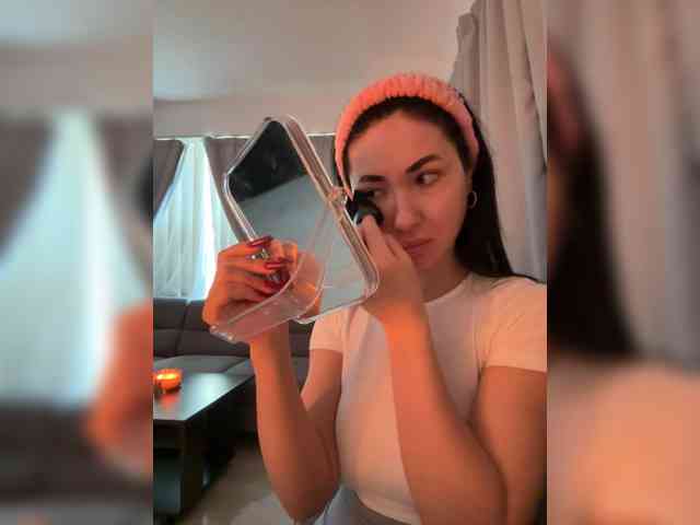 IvyNoirr webcam
