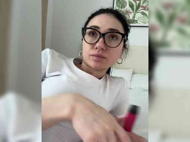 IvyNoirr webcam