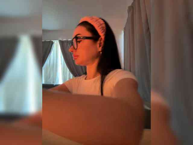 IvyNoirr webcam