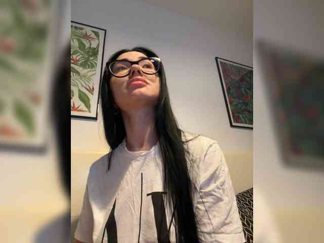 IvyNoirr webcam