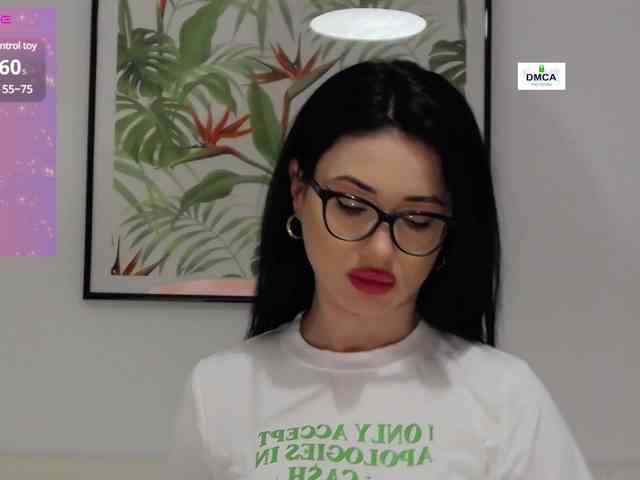 Модель: IvyNoirr