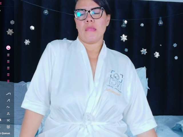 Hotlatinateacher's BongaCams show and profile