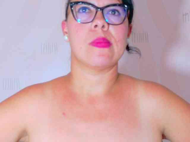 Hotlatinateacher webcam