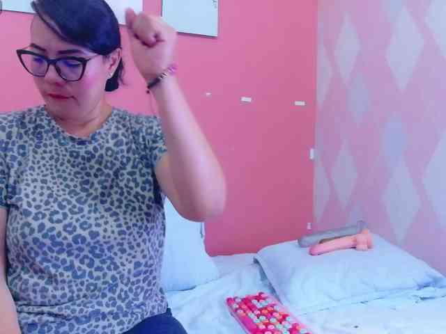 Hotlatinateacher webcam