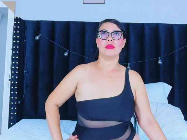 Hotlatinateacher webcam