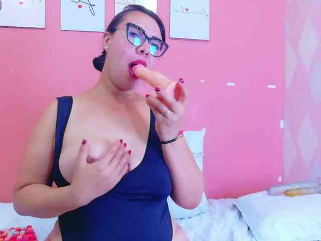 Hotlatinateacher webcam