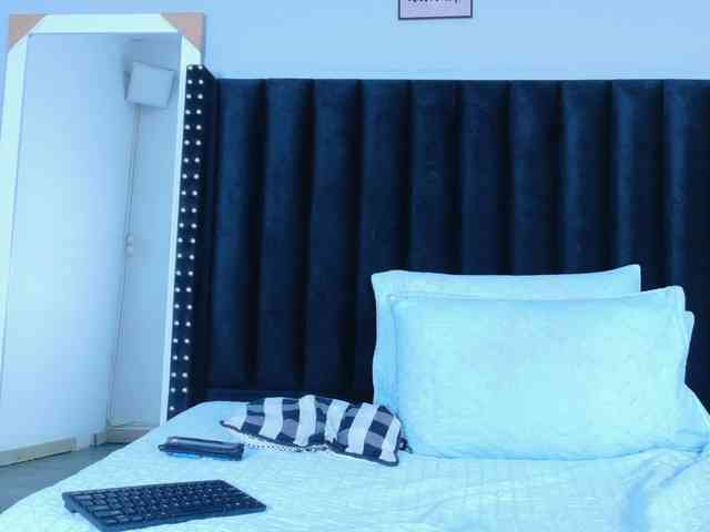 Hotlatinateacher webcam