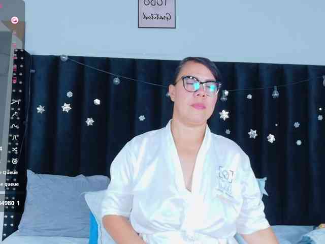 Hotlatinateacher webcam