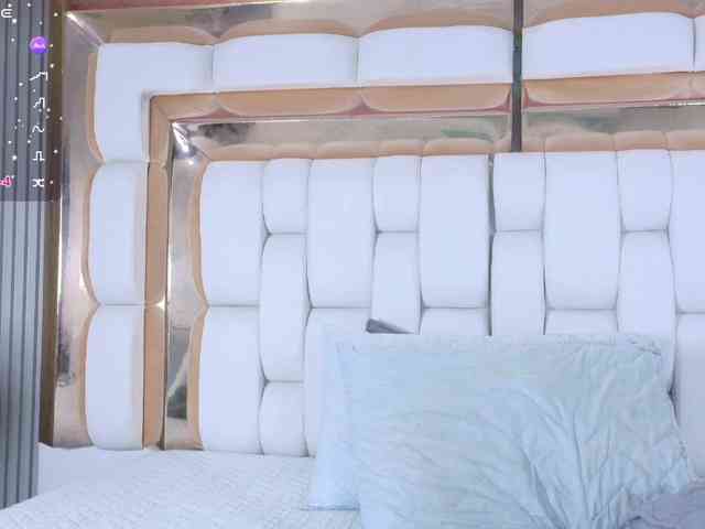 Hotlatinateacher webcam