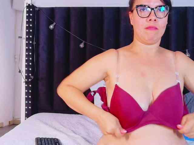 Hotlatinateacher webcam