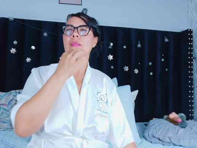 Hotlatinateacher webcam