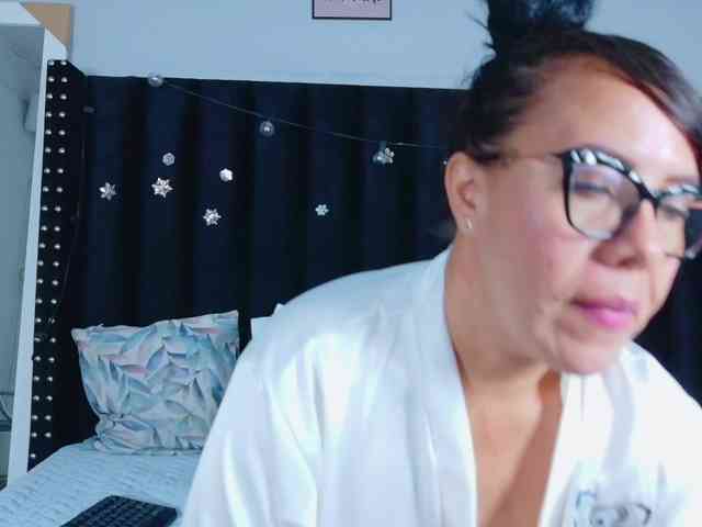 Hotlatinateacher webcam