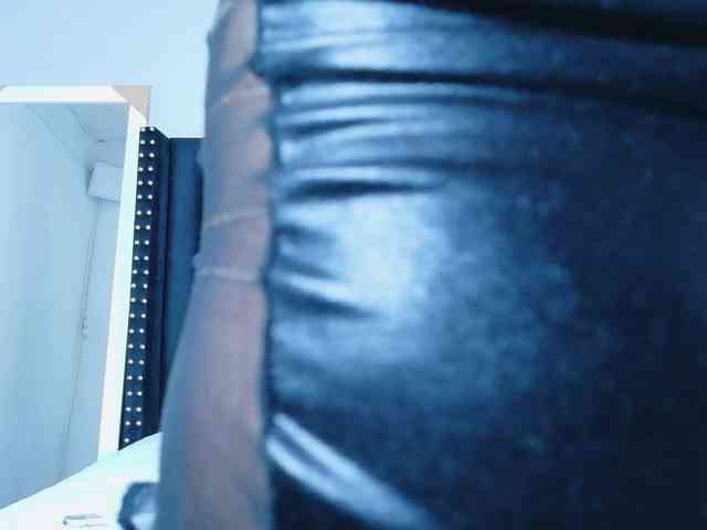 Hotlatinateacher webcam