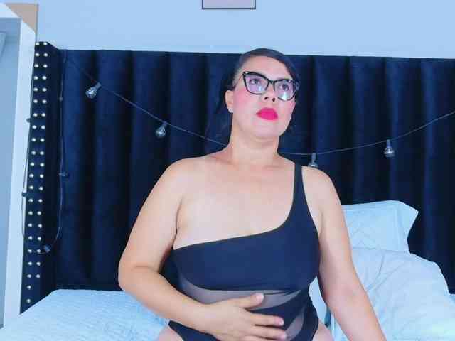 Hotlatinateacher webcam