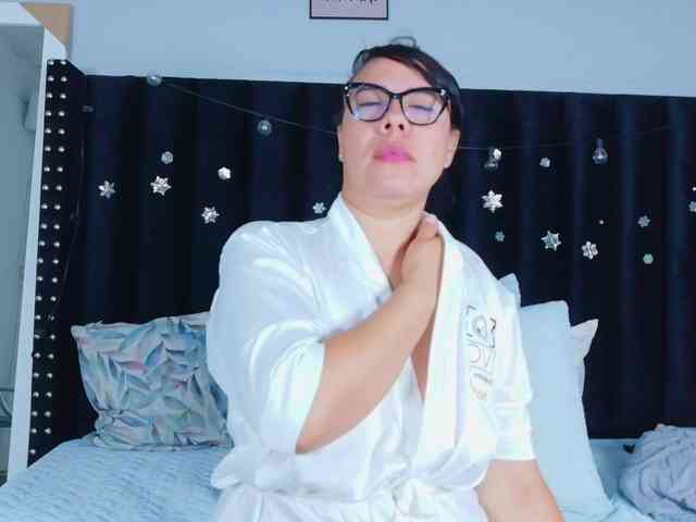 Hotlatinateacher webcam