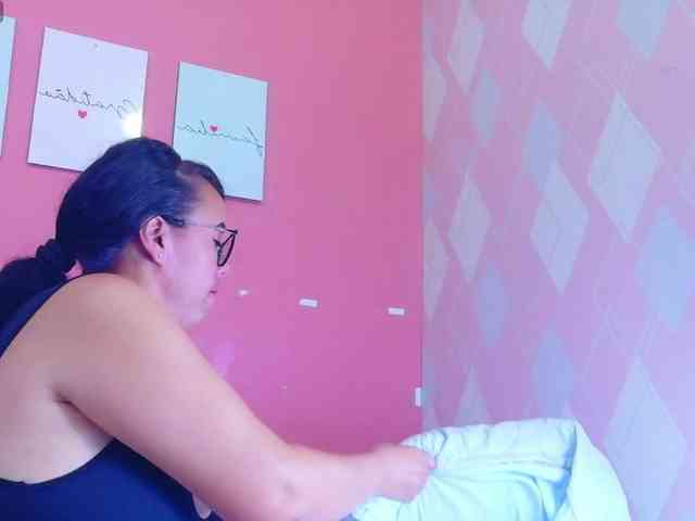 Hotlatinateacher webcam