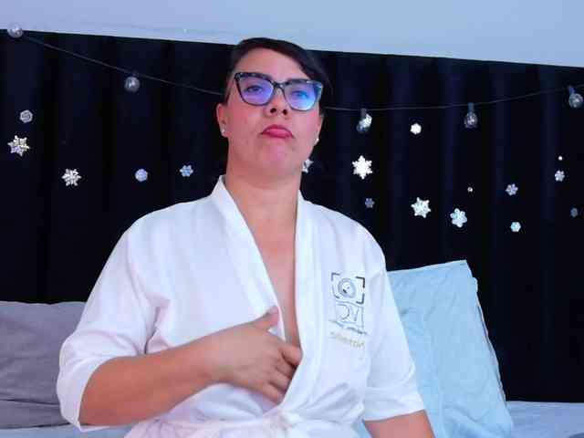 Hotlatinateacher webcam