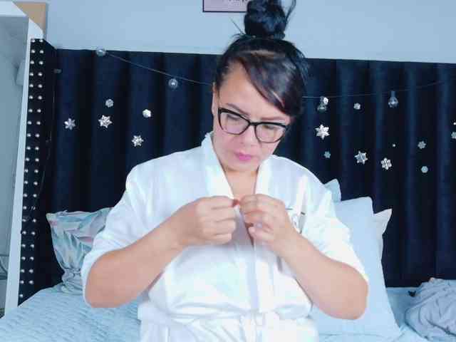 Hotlatinateacher webcam