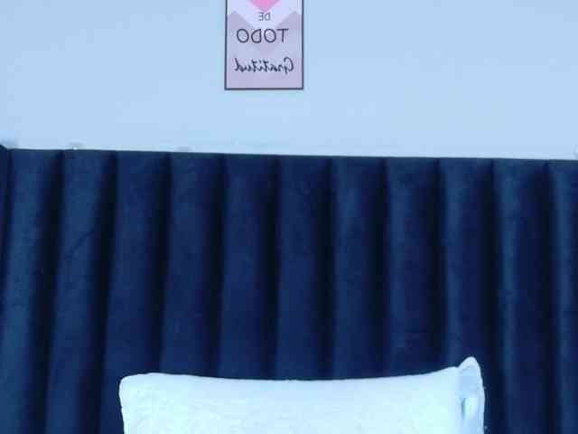 Hotlatinateacher webcam