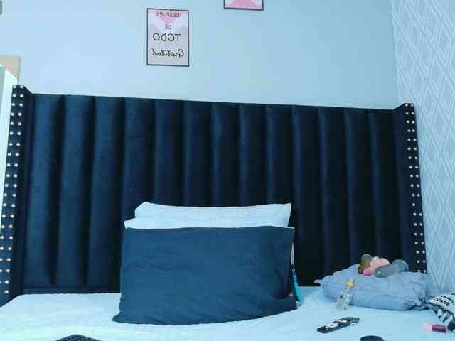 Hotlatinateacher webcam