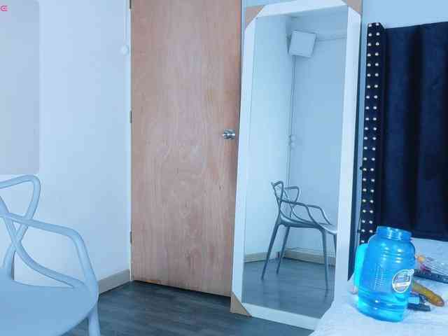 Hotlatinateacher webcam