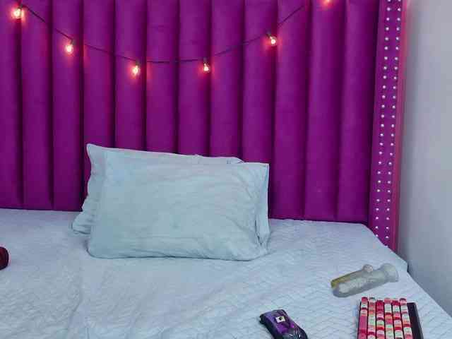 Hotlatinateacher webcam