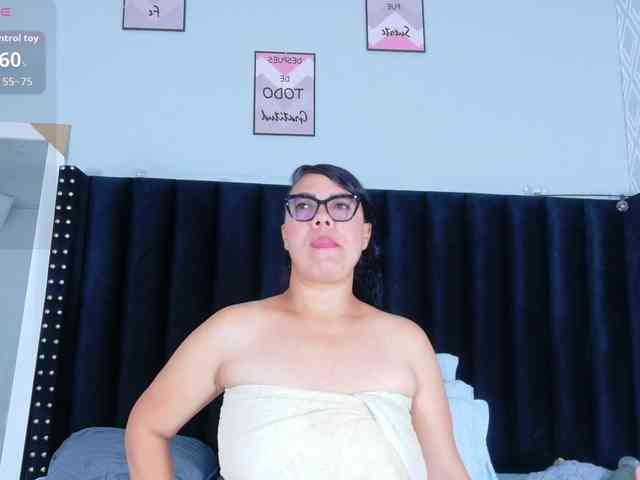 Hotlatinateacher webcam