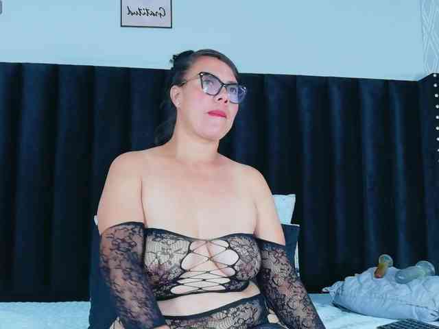 Hotlatinateacher webcam