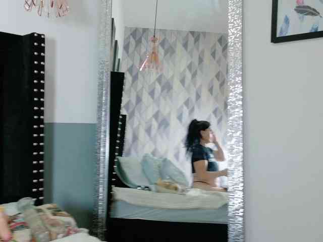 Hotlatinateacher webcam