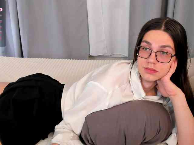 alfredajones Live Webcam on BongaCams