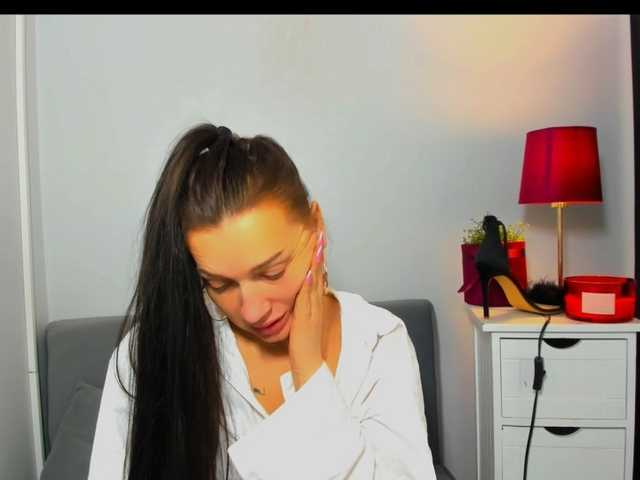 WildOlivia webcam bongacams model stream image