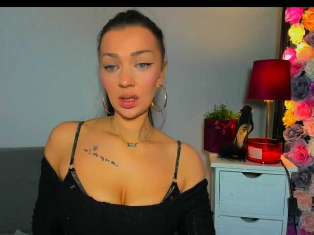 WildOlivia webcam bongacams model stream image